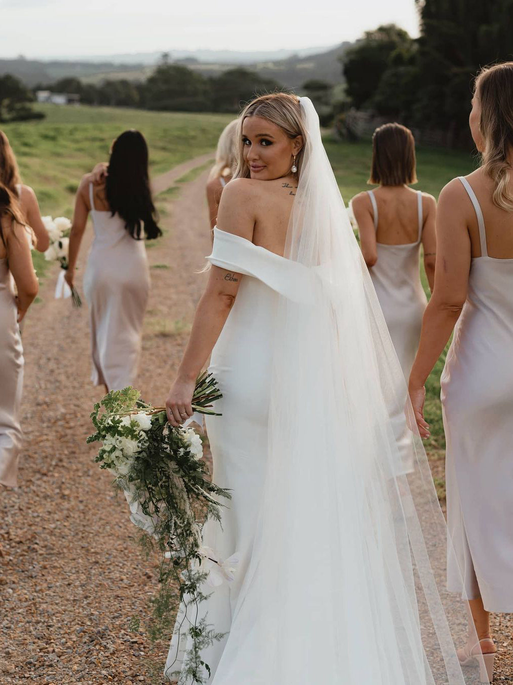 Sleek Spaghetti Straps Taffeta Sheath Bridesmaid Dresses Short Gowns