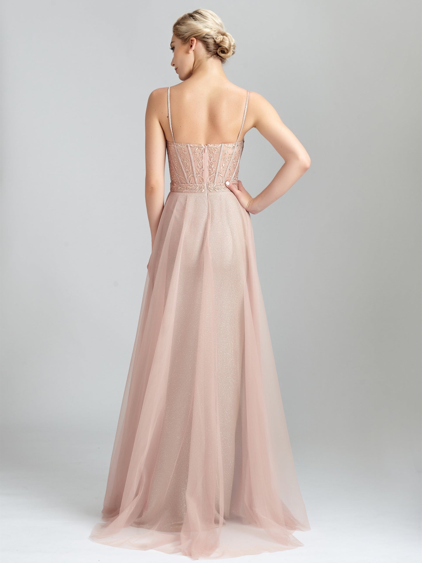 Appliqued Tulle Prom Dresses A-line Long Gowns With Beads