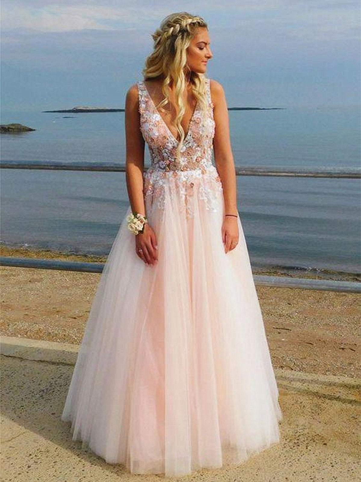 Simple Backless V-Neck Beaded Appliqued A-line Evening Dresses Tulle Prom Dress
