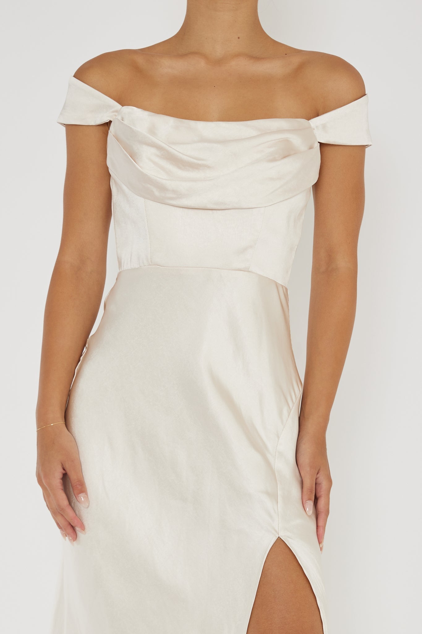 Lucinda Off-Shoulder V-Back Dress Champagne