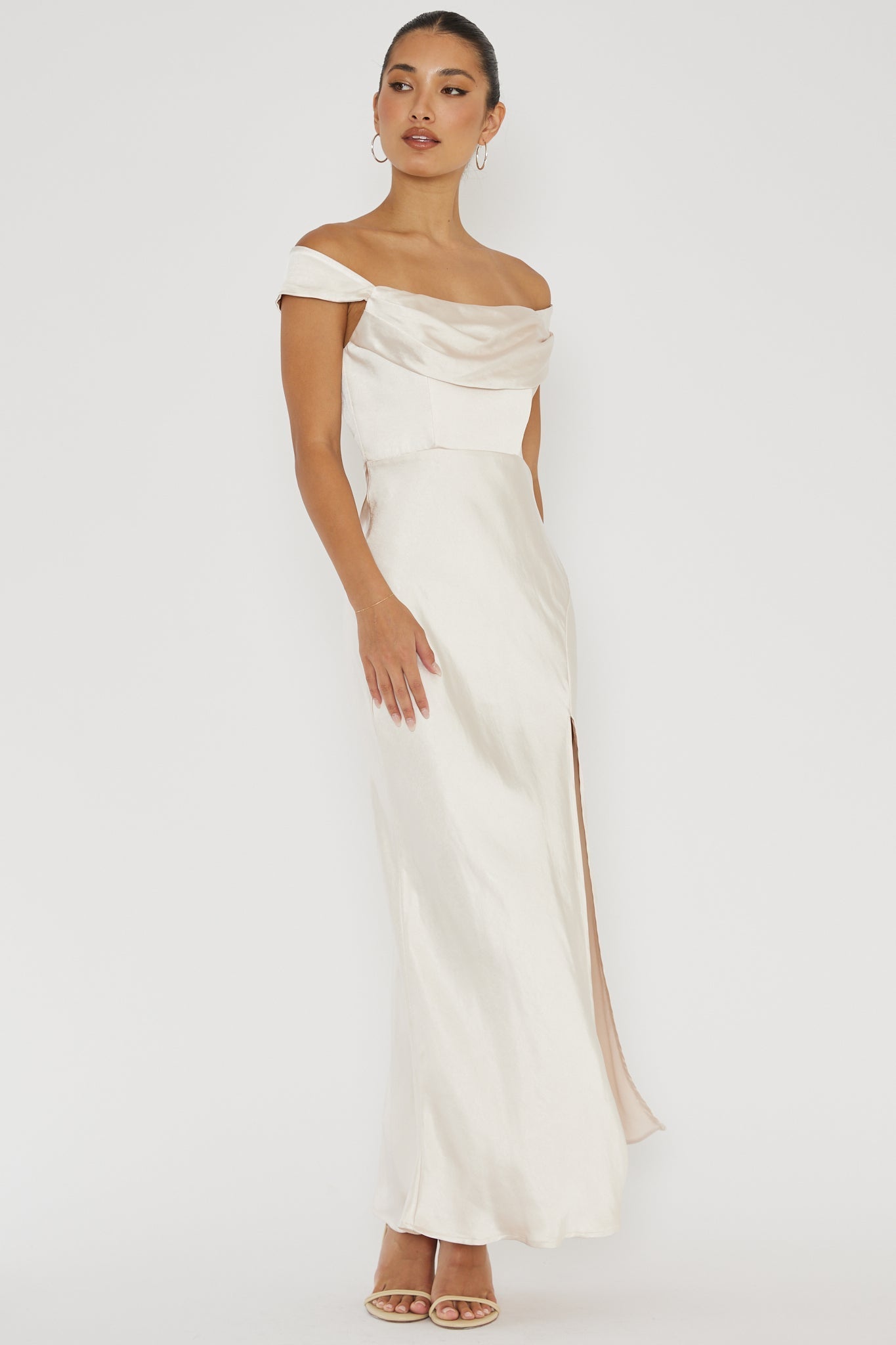 Lucinda Off-Shoulder V-Back Dress Champagne