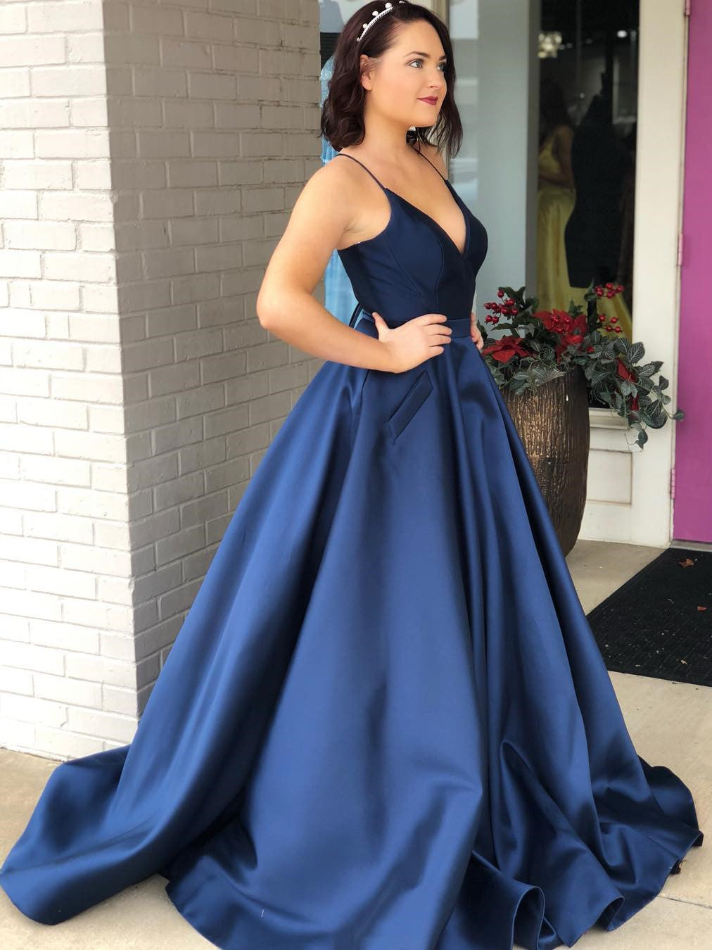 Glamorous Satin Spaghetti Straps Chapel Train A-line Prom Dresses