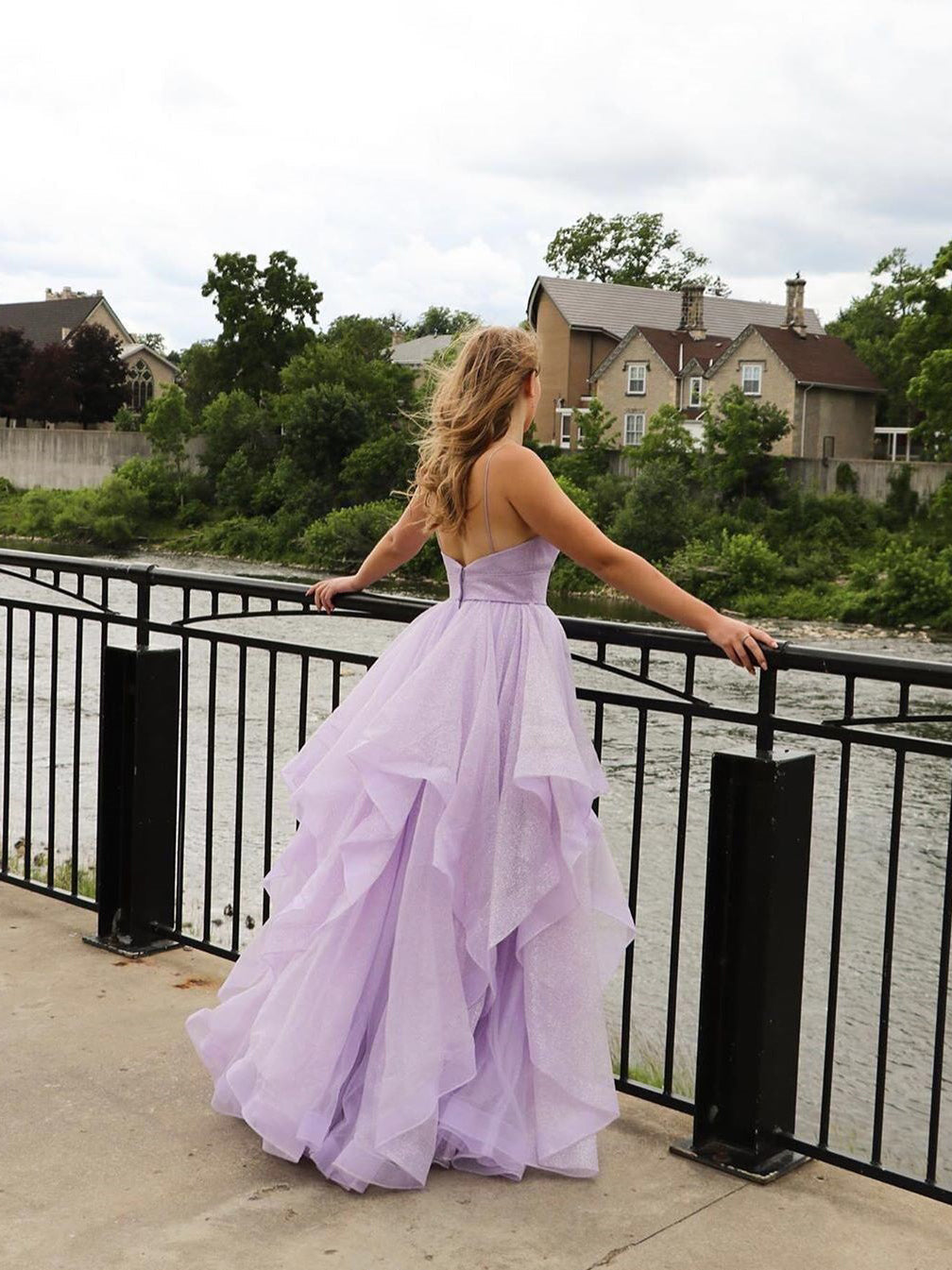 Stunning Shining Spaghetti Straps Tulle Prom Dresses A-line Tiered Evening Gowns