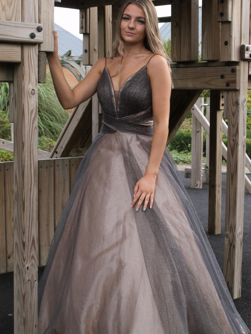 Fabulous Shining A-line V-Neck Prom Dresses With Spaghetti Straps Evening Gowns