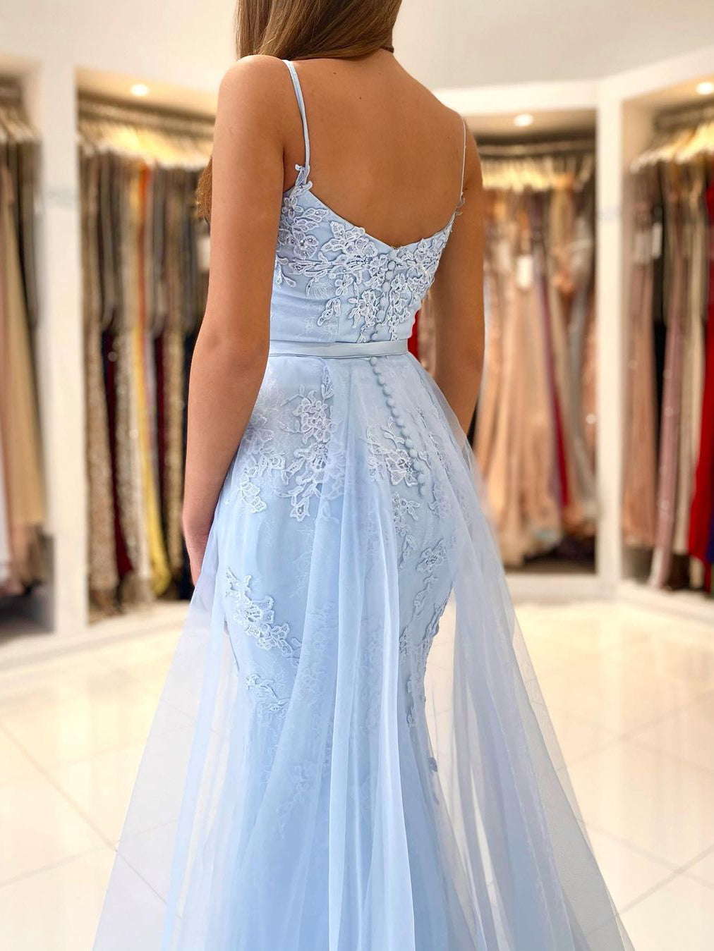 Elegant Rhinestones Appliqued Sheath Spaghetti Straps Tulle Prom Dresses