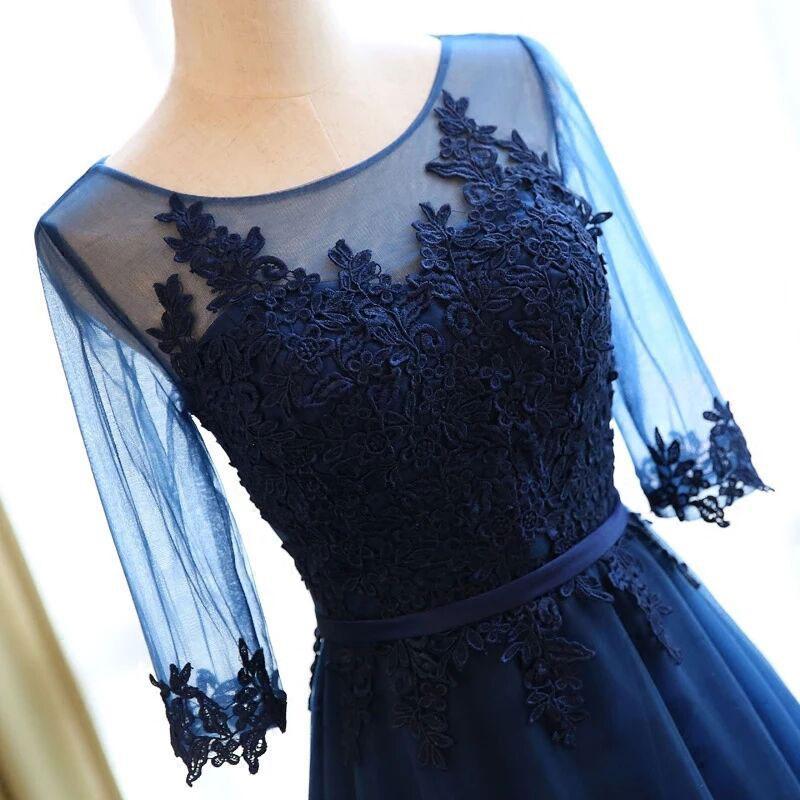 A-line  Scoop Neck  Floor-Length Tulle Appliqued Prom Dresses