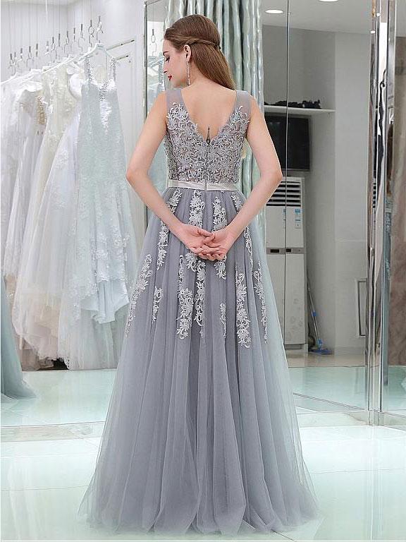 A-Line V-neck Floor-Length Tulle Appliqued Prom Dress