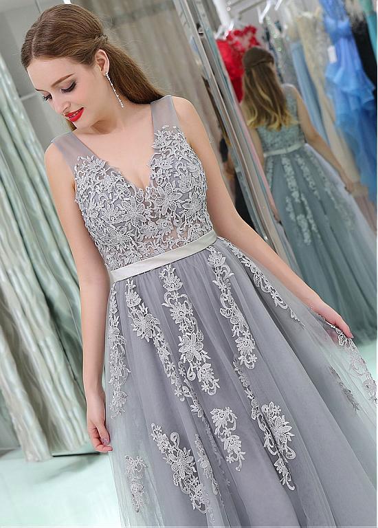 A-Line V-neck Floor-Length Tulle Appliqued Prom Dress