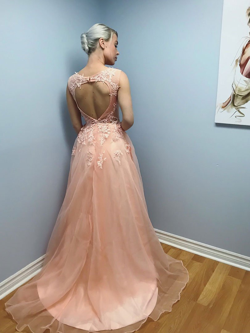 Graceful Tulle V-neck Neckline Sweep Train A-line Prom Dresses With Appliques