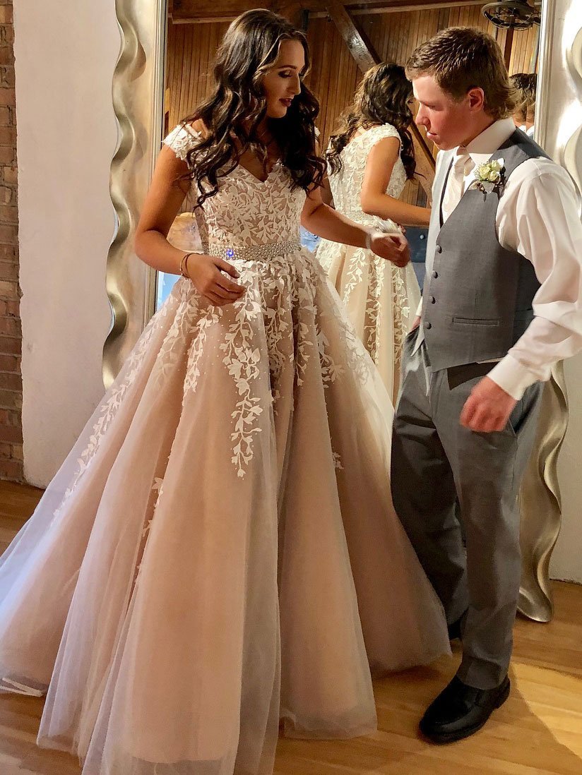 Junoesque Tulle V-neck Neckline Ball Gown Prom Dresses With Appliques & Beadings