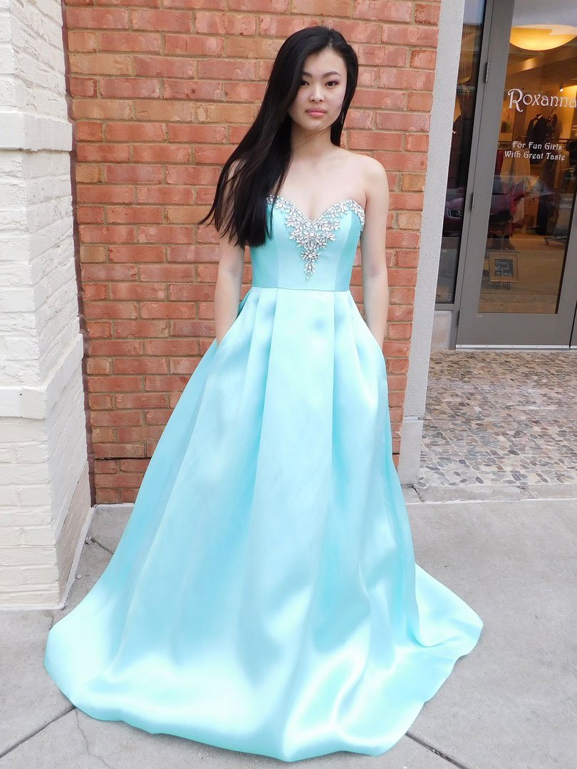 Modern Satin Sweetheart Neckline Chapel Train A-line Prom Dresses With Rhinestones