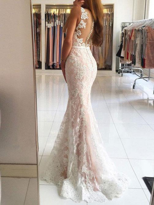 Trumpet/Mermaid Deep-V Sweep Train Lace Prom Dress