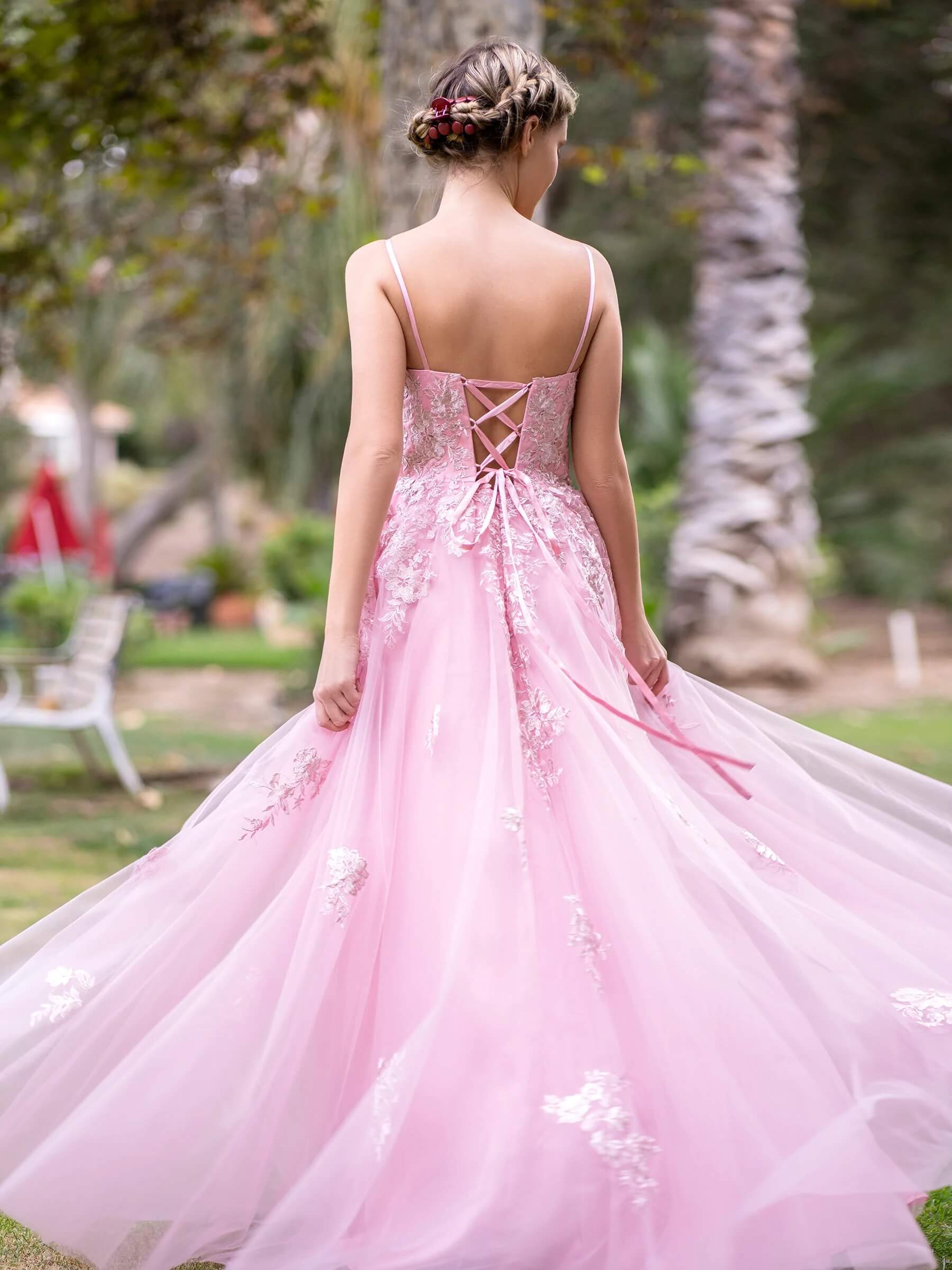 Deep V-Neck Applique Lace Floor Length Tulle Prom Dress