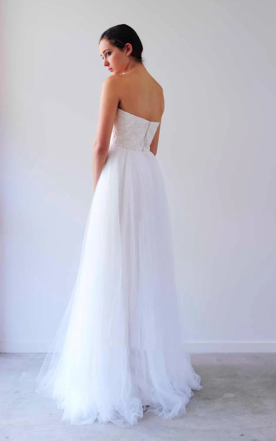 V Neck Sleeveless A-Line Long Tulle Backless White Wedding Dress