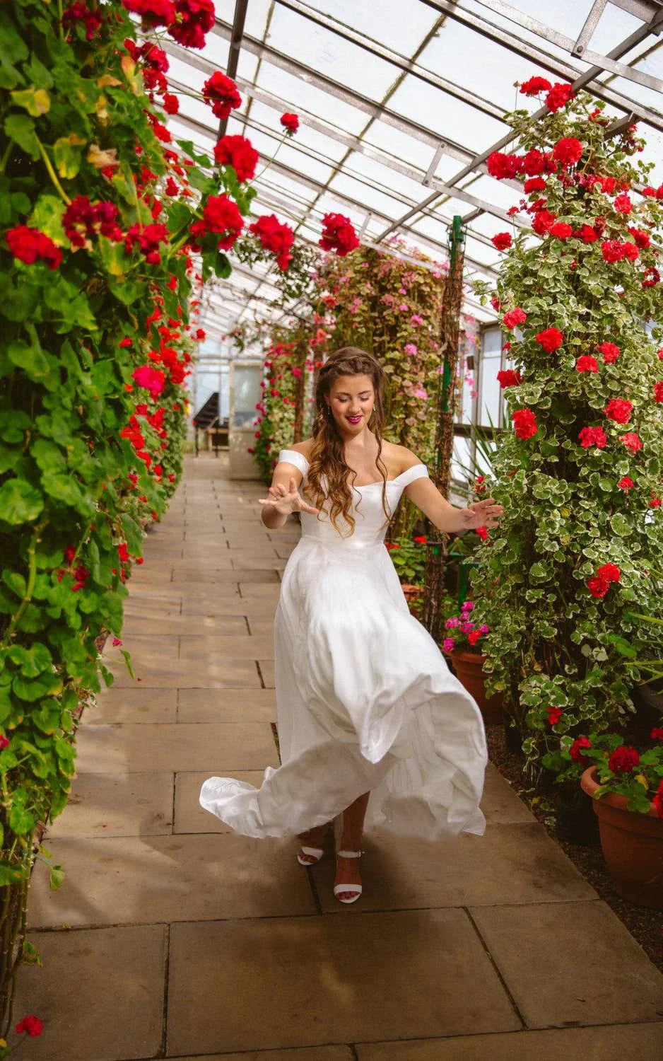 Off the Shoulder Sleeveless Simple White Satin Wedding Bamboo Style Dress