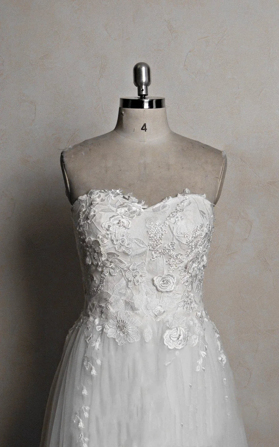 Sweetheart Tulle Lace Satin Wedding Dress With Beading